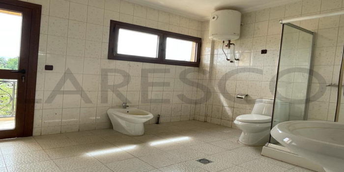 Yaoundé, Bastos, 4 Chambres Chambres, ,4 Salle de bainSalle de bain,Appartement,A Louer,1140