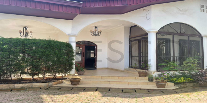 Yaoundé, Bastos, 5 Chambres Chambres, ,5 Salle de bainSalle de bain,Villa,A Louer,1184