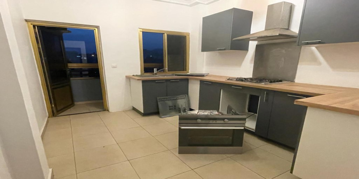 Yaoundé, Bastos, 3 Chambres Chambres, ,3 Salle de bainSalle de bain,Appartement,A Louer,1200