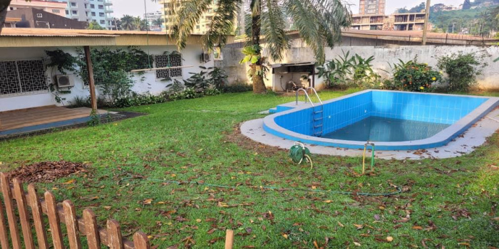 Yaoundé, Bastos, 4 Chambres Chambres, ,3 Salle de bainSalle de bain,Villa,A Louer,1239