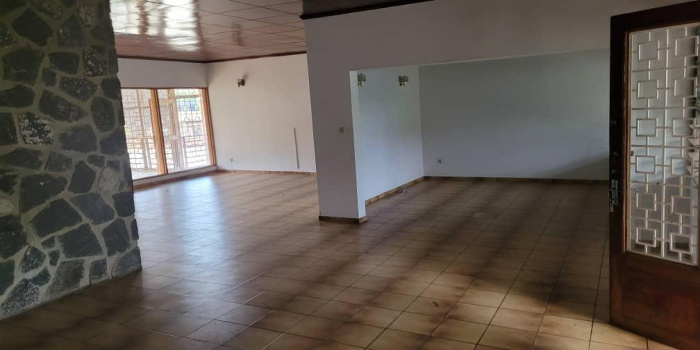 Yaoundé, Bastos, 4 Chambres Chambres, ,3 Salle de bainSalle de bain,Villa,A Louer,1239