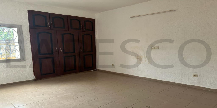 Yaoundé, Bastos, 3 Chambres Chambres, ,2 Salle de bainSalle de bain,Appartement,A Louer,1305