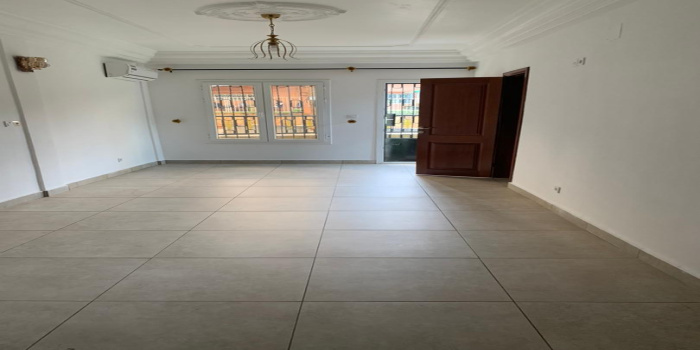 Yaoundé, Bastos, 3 Chambres Chambres, ,2 Salle de bainSalle de bain,Appartement,A Louer,1310