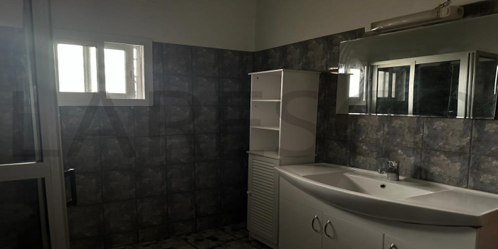 Yaoundé, Febe, 10 Chambres Chambres, ,10 Salle de bainSalle de bain,Immeuble,A Vendre,1311