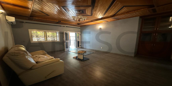 Yaoundé, Febe, 10 Chambres Chambres, ,10 Salle de bainSalle de bain,Immeuble,A Vendre,1311