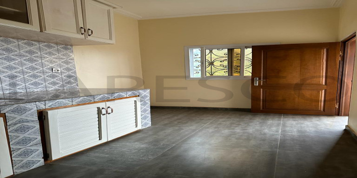 Yaoundé, Febe, 10 Chambres Chambres, ,10 Salle de bainSalle de bain,Immeuble,A Vendre,1311