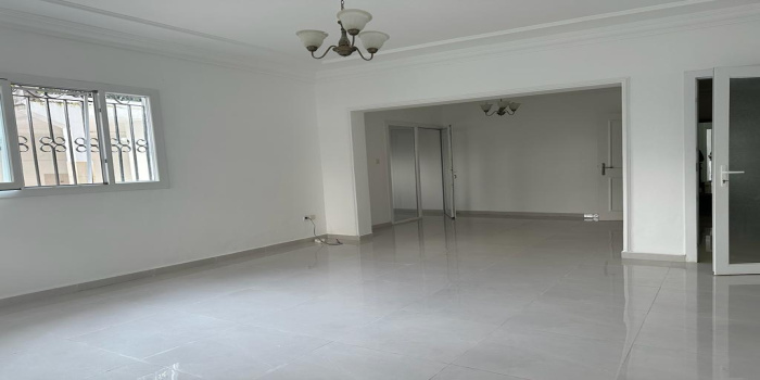 Yaoundé, Bastos, 2 Chambres Chambres, ,2 Salle de bainSalle de bain,Villa,A Louer,1315