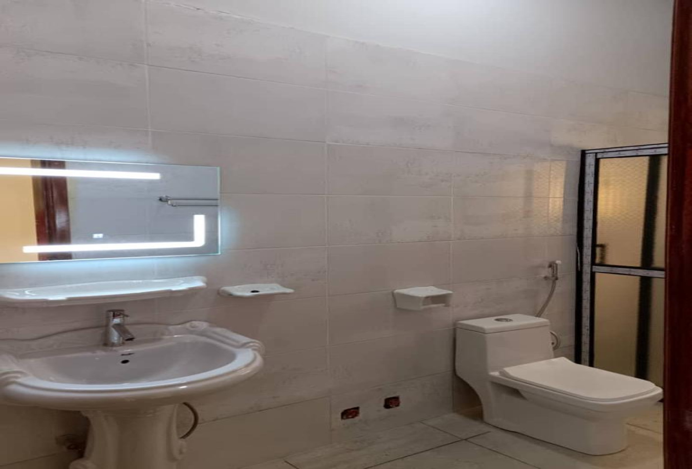 Yaoundé, Golf, 4 Chambres Chambres, ,6 Salle de bainSalle de bain,Villa,A Louer,1324