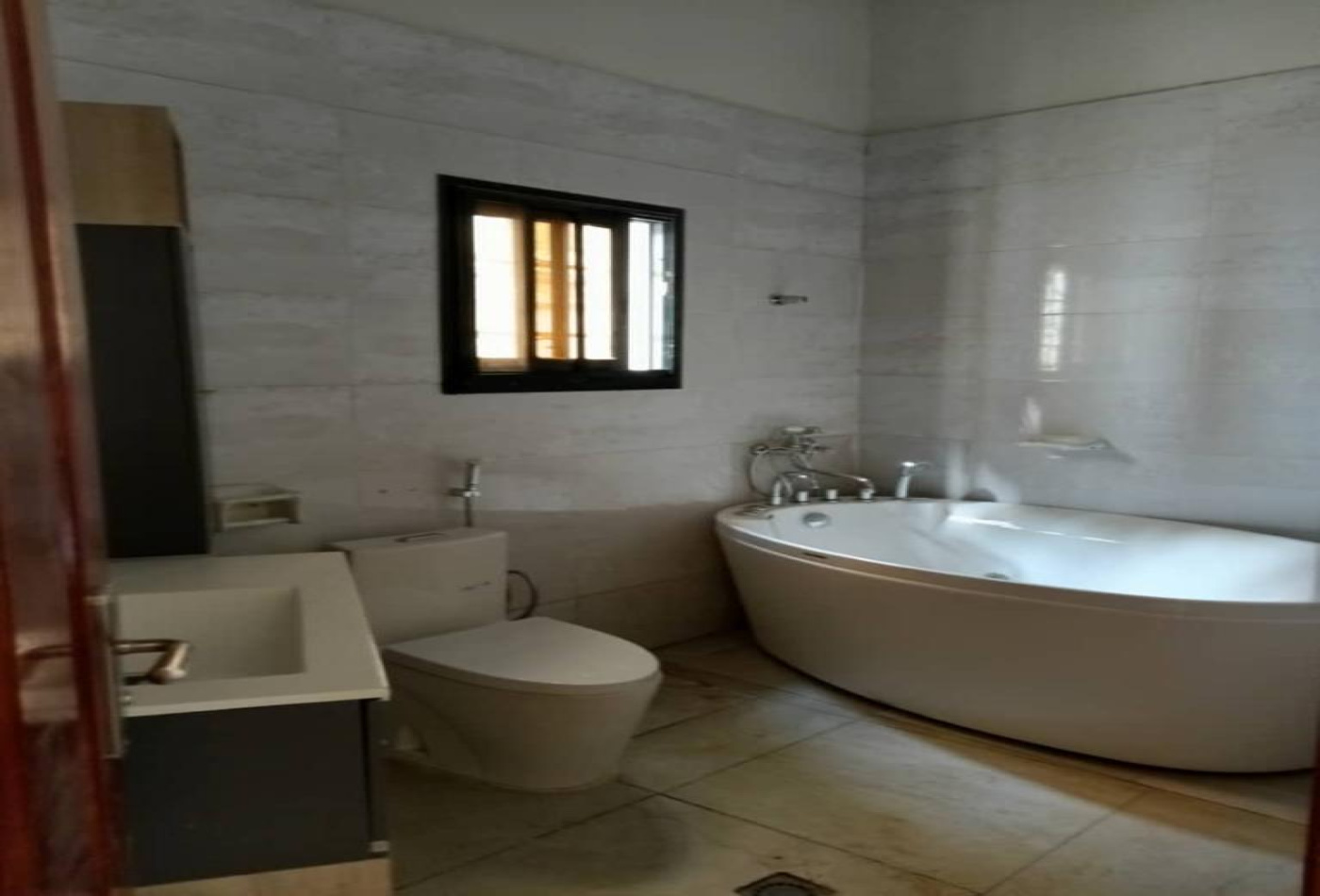 Yaoundé, Golf, 4 Chambres Chambres, ,6 Salle de bainSalle de bain,Villa,A Louer,1324