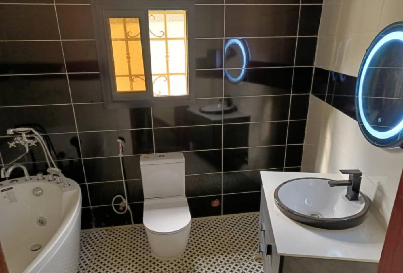 Yaoundé, Golf, 4 Chambres Chambres, ,6 Salle de bainSalle de bain,Villa,A Louer,1324