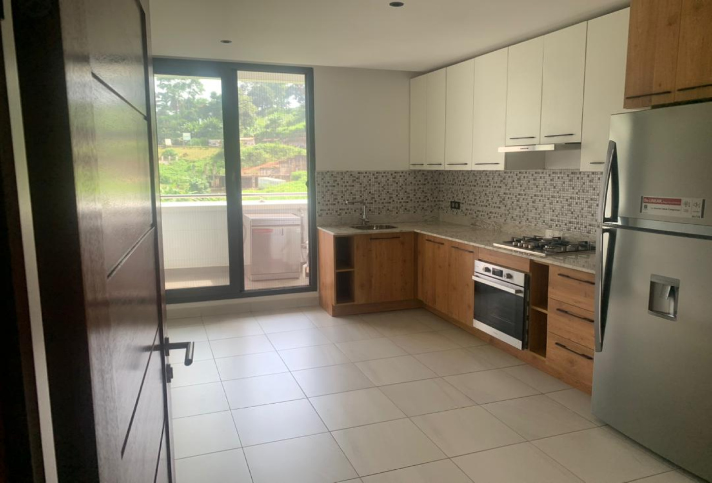 Yaoundé, Golf, 3 Chambres Chambres, ,3 Salle de bainSalle de bain,Appartement,A Louer,1337