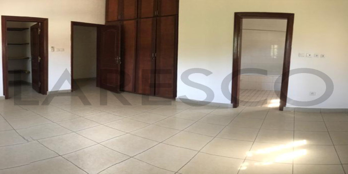 Yaoundé, Golf, 3 Chambres Chambres, ,4 Salle de bainSalle de bain,Appartement,A Louer,1339