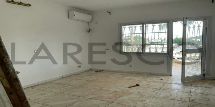 Yaoundé, Bastos, 5 Chambres Chambres, ,6 Salle de bainSalle de bain,Villa,A Louer,1050